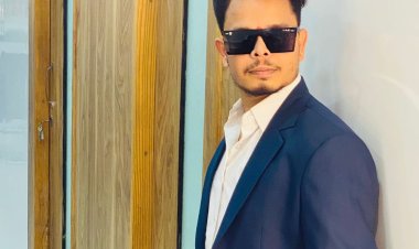 Vijay Sen won the Silver Medal by the All India Hair and Beauty Association.